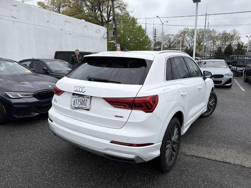 Ibis White 2021 Audi Q3 40 Premium