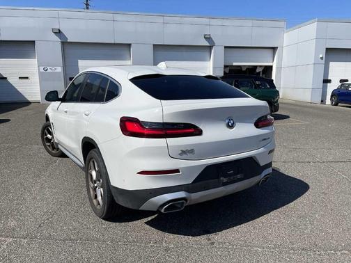 2022 BMW X4 xDrive30i