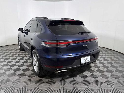2021 Porsche Macan Base