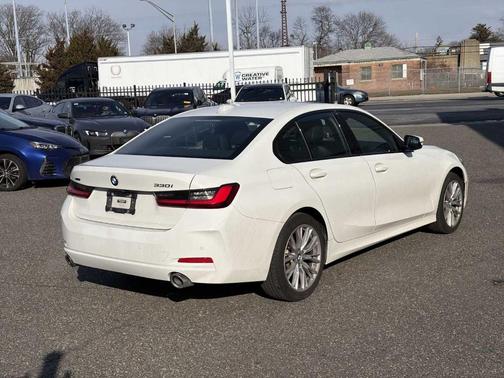 2023 BMW 330 i xDrive