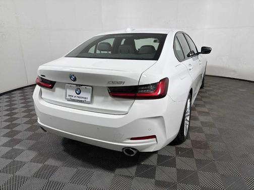 2023 BMW 330 i xDrive