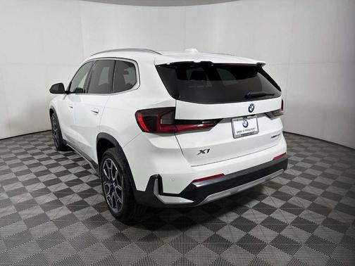 Alpine White 2025 BMW X1 xDrive28i