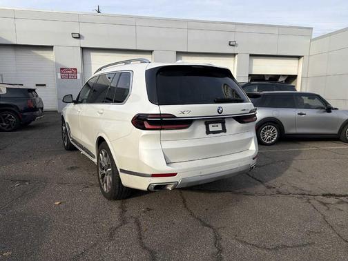 2023 BMW X7 xDrive40i