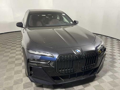 2025 BMW 760 760i xDrive