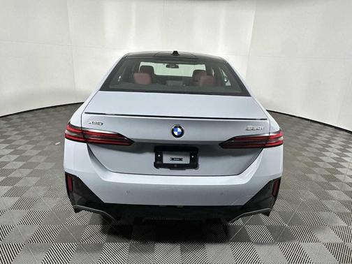 2026 BMW 530 i xDrive