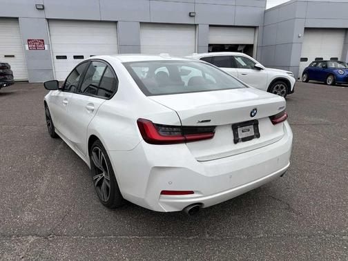2023 BMW 330 i xDrive