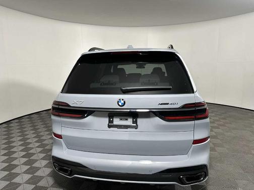 2026 BMW X7 xDrive40i