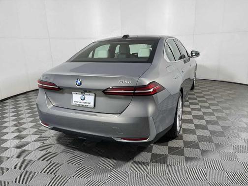 2025 BMW 530 i xDrive