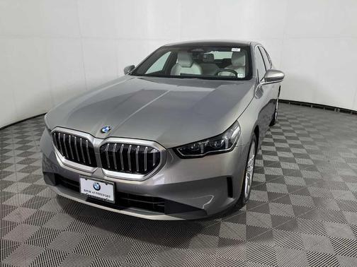 2025 BMW 530 i xDrive