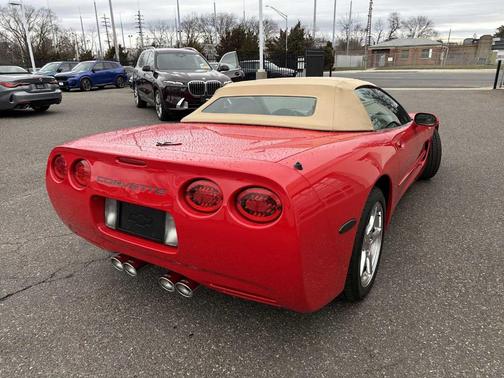 2004 Chevrolet Corvette Base