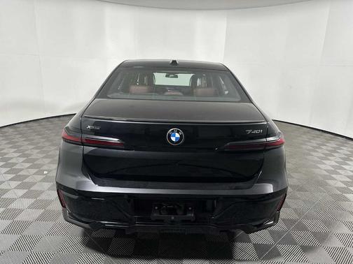 2026 BMW 740 i xDrive