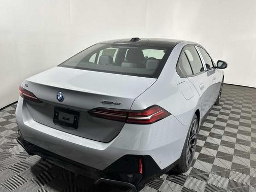 2026 BMW i5 xDrive40