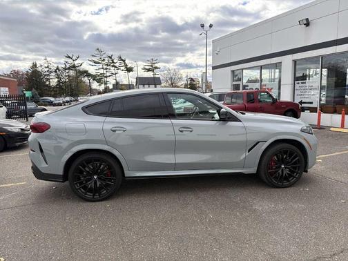 2024 BMW X6 M60i