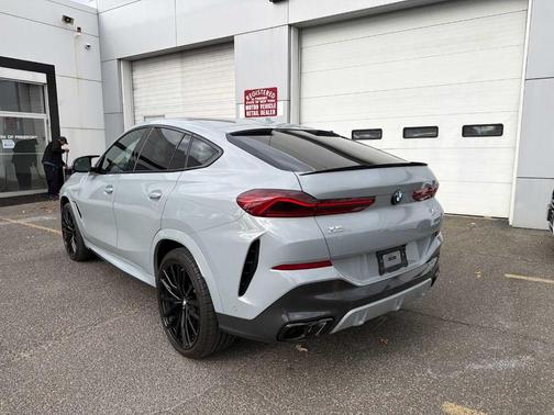 2024 BMW X6 M60i
