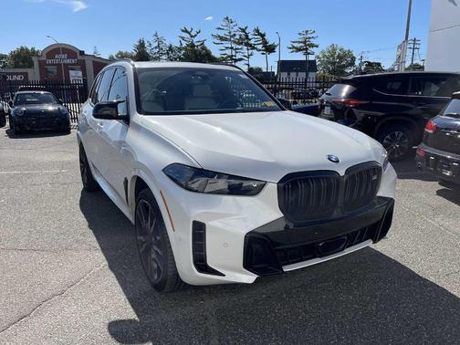 2025 BMW X5 M60i