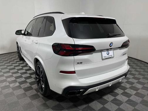 2025 BMW X5 M60i