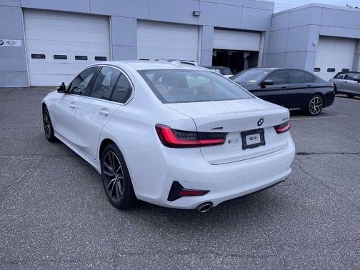2022 BMW 330 i xDrive