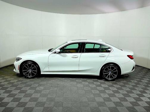 2022 BMW 330 i xDrive