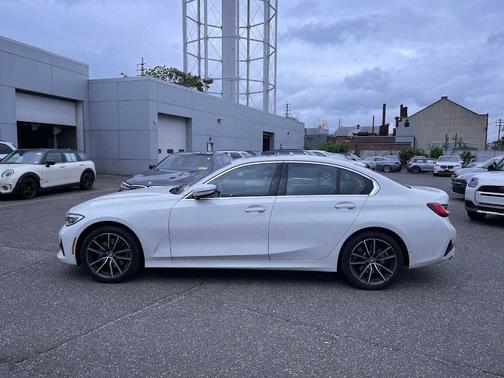 2022 BMW 330 i xDrive