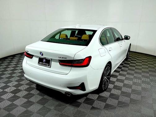 2022 BMW 330 i xDrive