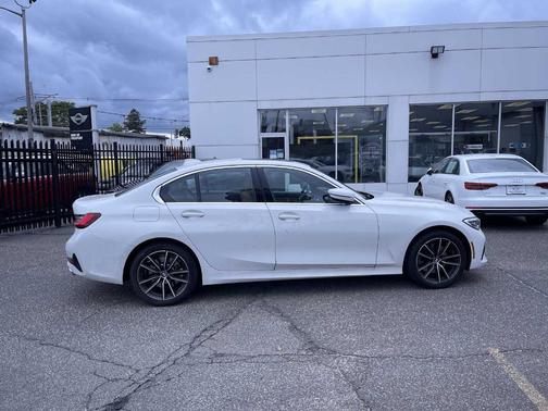 2022 BMW 330 i xDrive