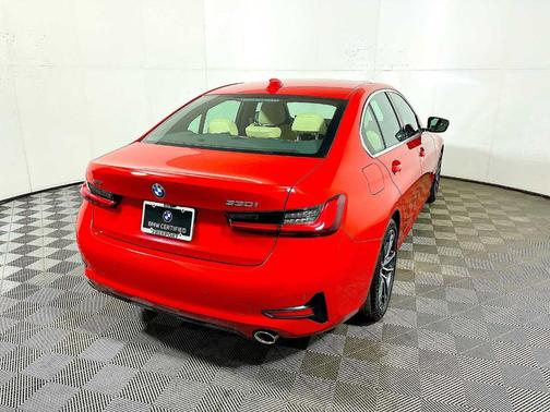 2022 BMW 330 i xDrive