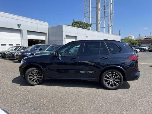 2023 BMW X5 M50i