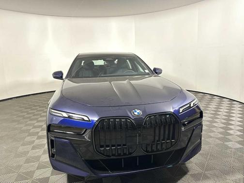 2026 BMW 740 i xDrive