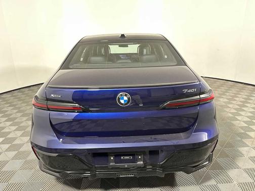 2026 BMW 740 i xDrive