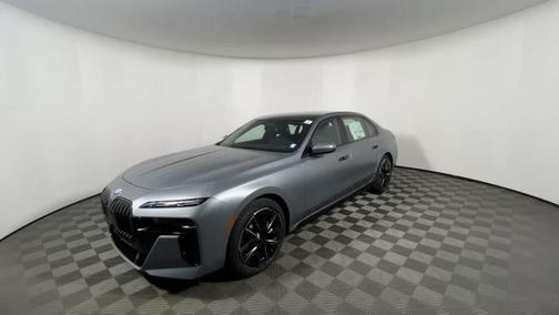 2025 BMW 760 760i xDrive