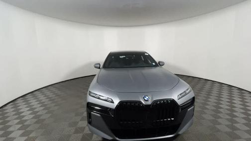 2025 BMW 760 760i xDrive