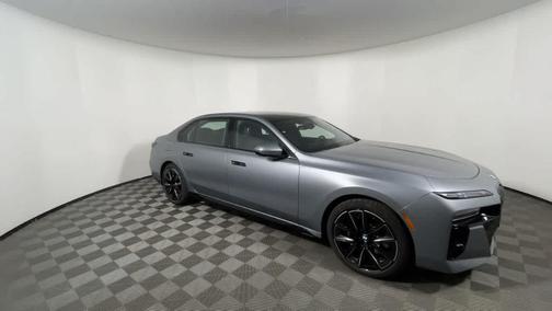 2025 BMW 760 760i xDrive