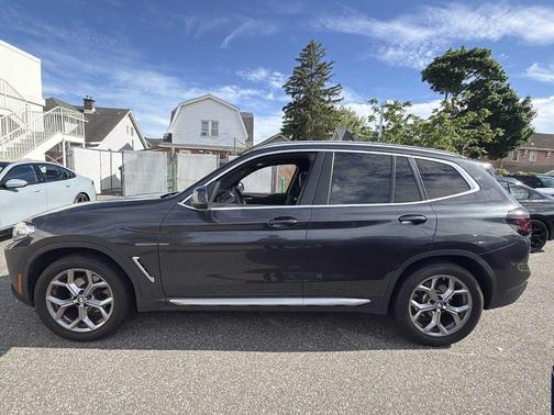 Dark Graphite Metallic 2024 BMW X3 xDrive30i