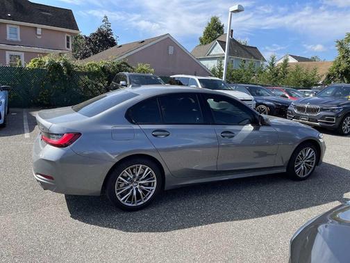 2023 BMW 330 i xDrive