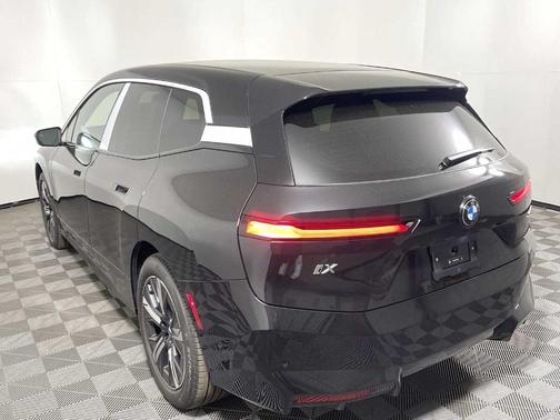 2026 BMW iX xDrive60