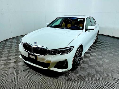 2022 BMW 330 i xDrive