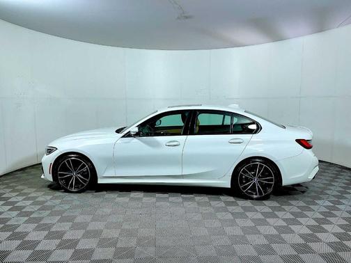 2022 BMW 330 i xDrive