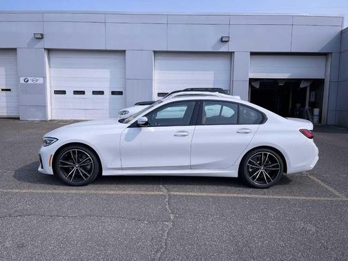 2022 BMW 330 i xDrive