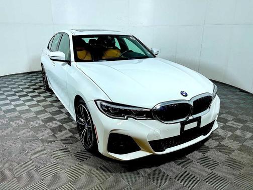 2022 BMW 330 i xDrive