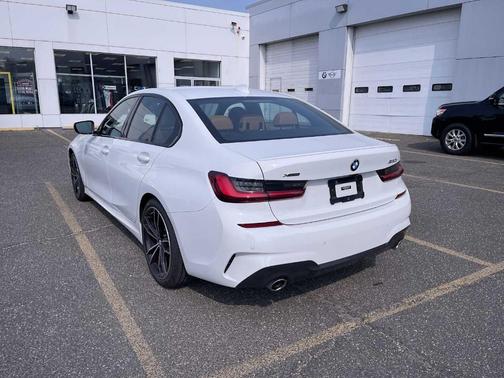 2022 BMW 330 i xDrive