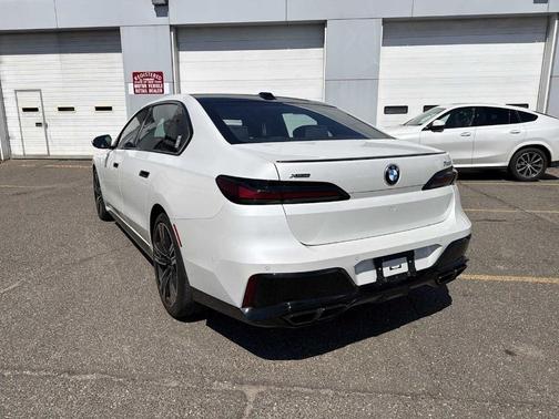 Mineral White Metallic 2023 BMW 760 760i xDrive