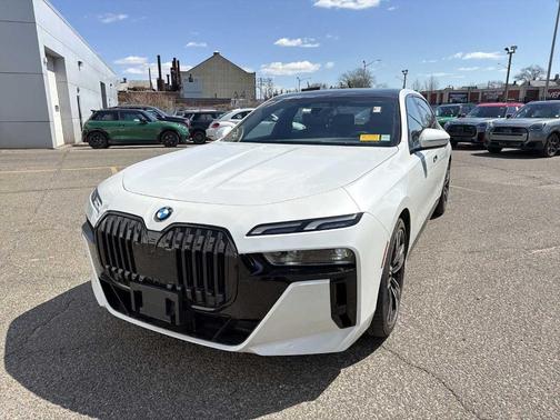 Mineral White Metallic 2023 BMW 760 760i xDrive