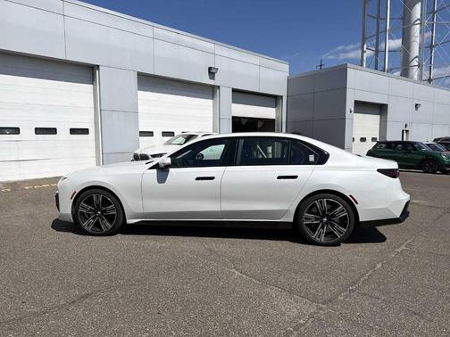 Mineral White Metallic 2023 BMW 760 760i xDrive