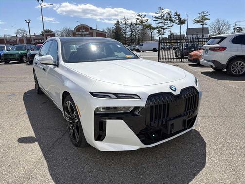 Mineral White Metallic 2023 BMW 760 760i xDrive