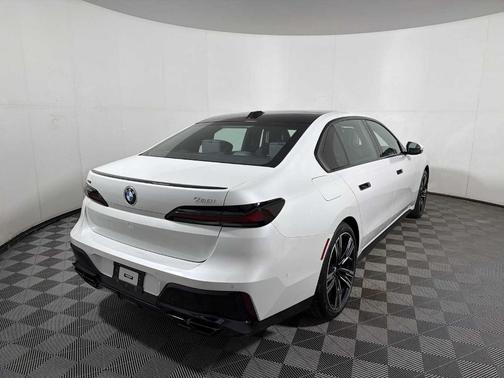 Mineral White Metallic 2023 BMW 760 760i xDrive