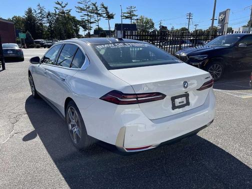 2025 BMW i5 xDrive40