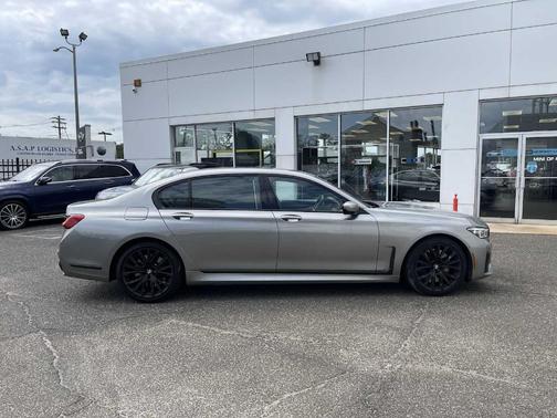 2022 BMW 750 i xDrive