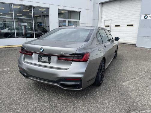2022 BMW 750 i xDrive