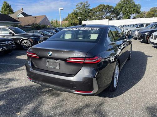 2025 BMW 530 i xDrive