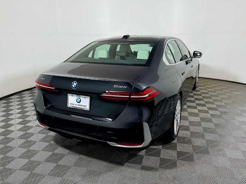 2025 BMW 530 i xDrive